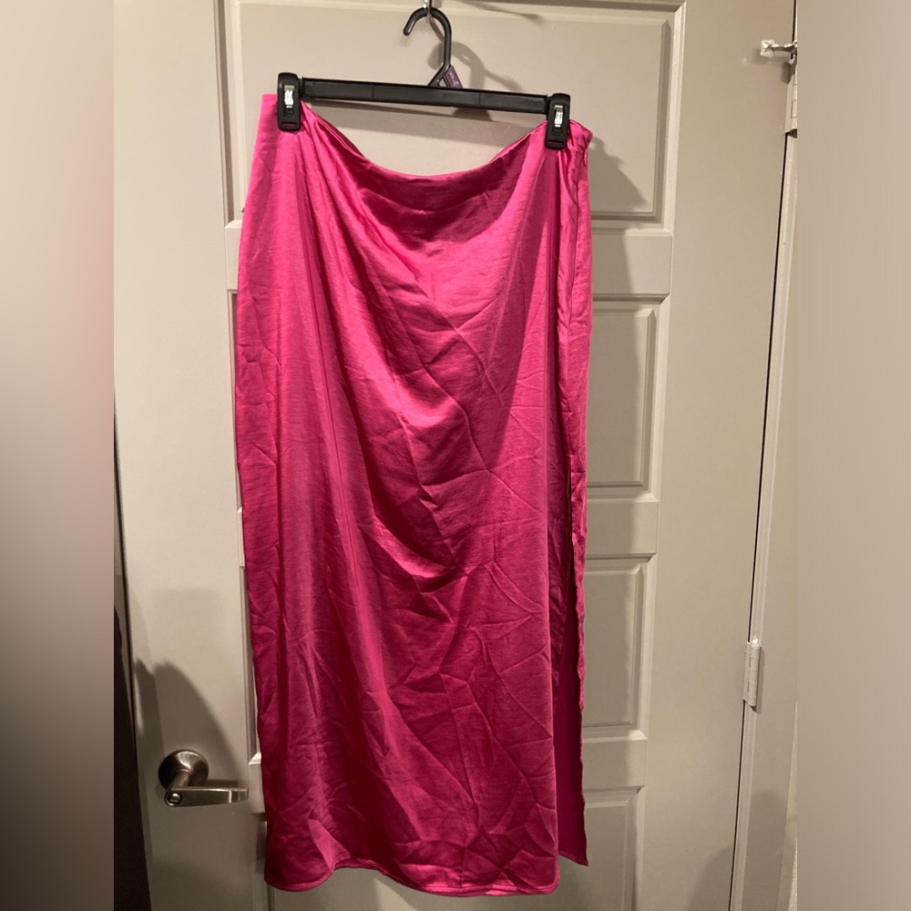 Forever 21 Plus NWT Vibrant Pink Midi Skirt
